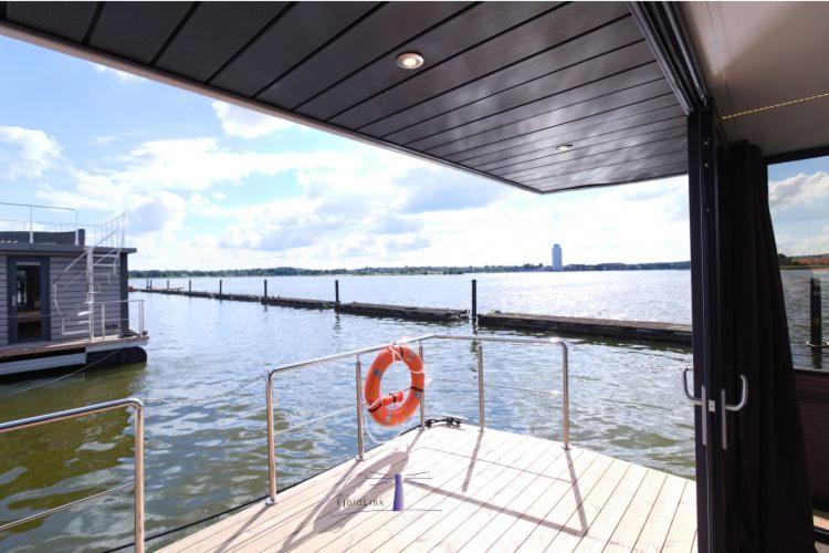 Hausboot Fjord Aries Mit Dachterrasse In Schleswig Hotel Exterior photo